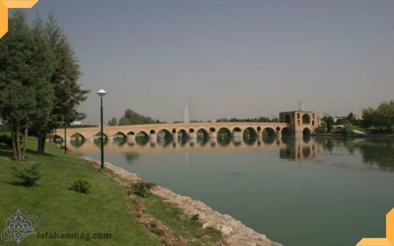 Features of Shahrestan bridge